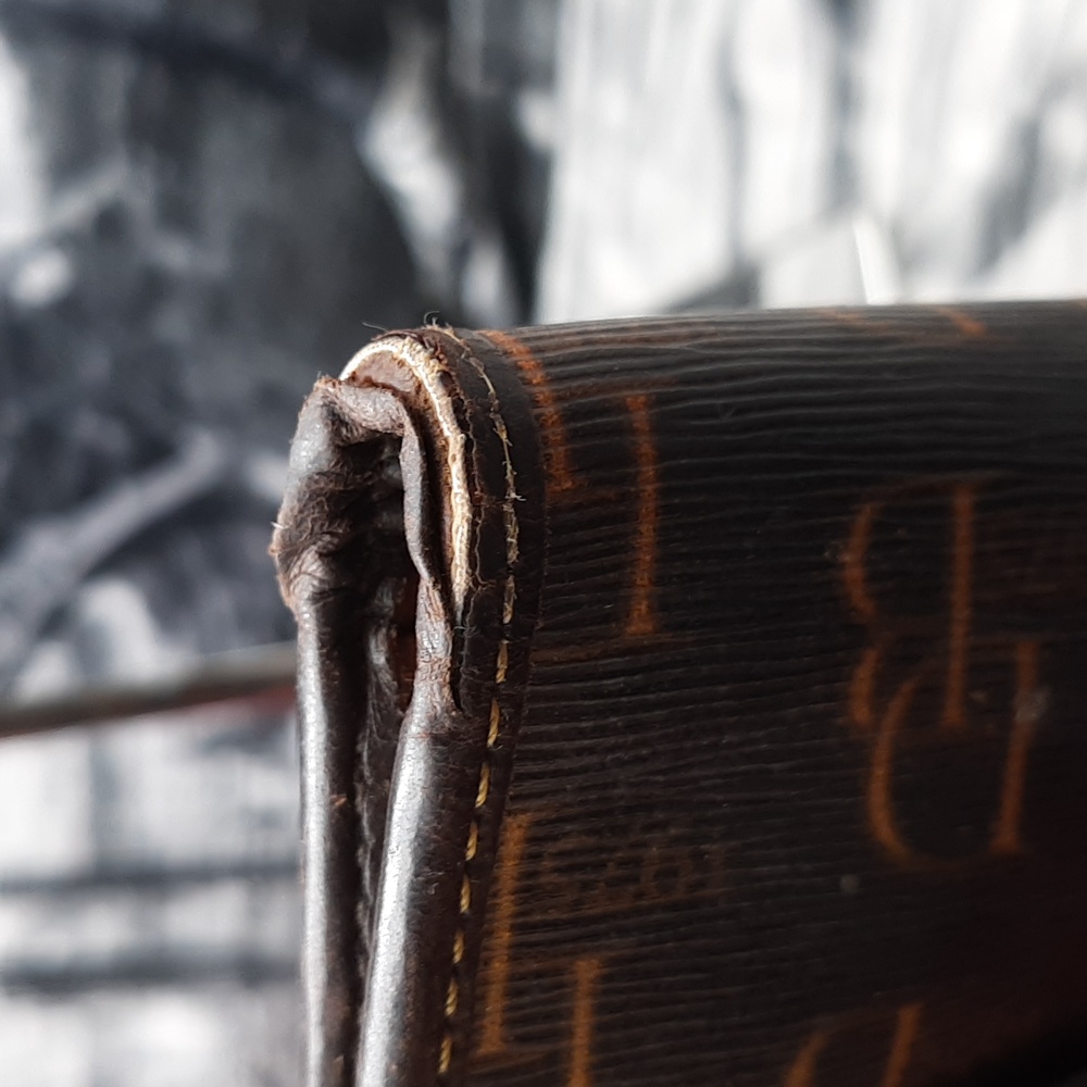 Dooney & Bourke Continental Clutch - Picture 6 of 8